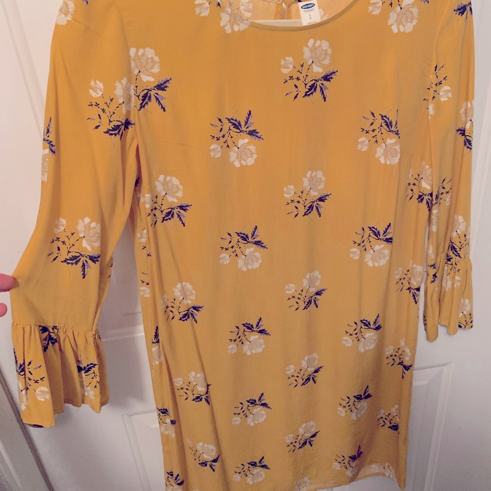3/4 flowy sleeve dress